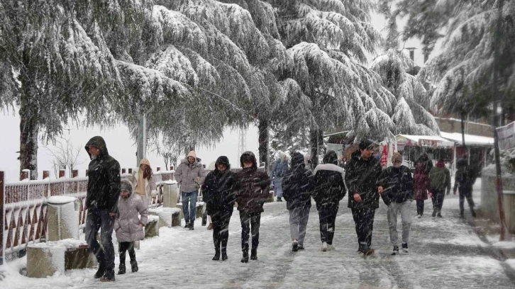 Ordu’da kar güzelliği: Boztepe beyaz gelinliğini giydi
