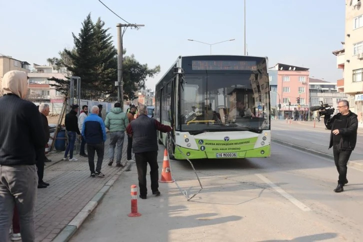 Bursa'da halk otobüsü şoförü ile yolcu arasındaki kavga, kazayla sonuçlandı 