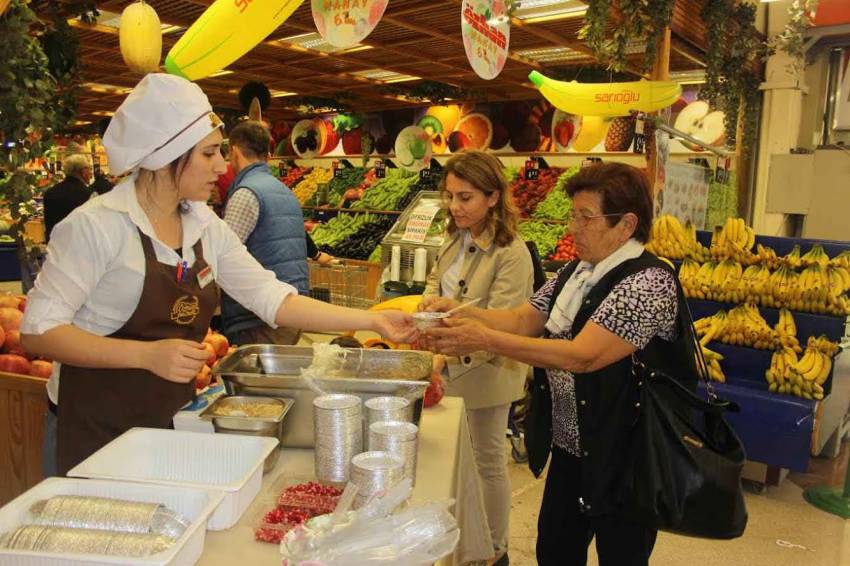 Özhan Marketler’de aşure günü