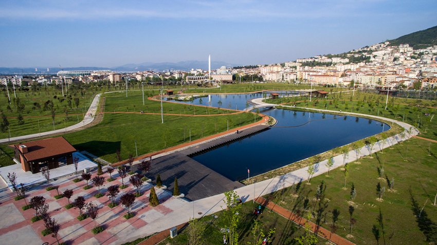 ‘Bursa’nın en büyük kent parkı’ hizmete açıldı