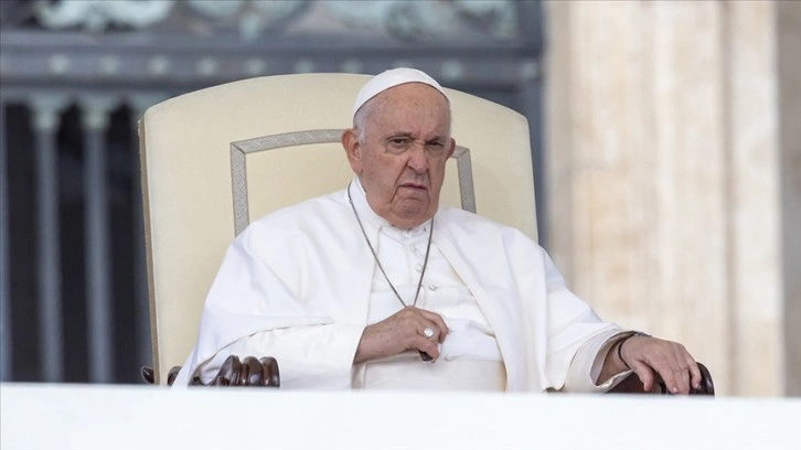 Papa Franciscus, istifa etmenin açık bir olasılık olduğunu ama şu an düşünmediğini söyledi