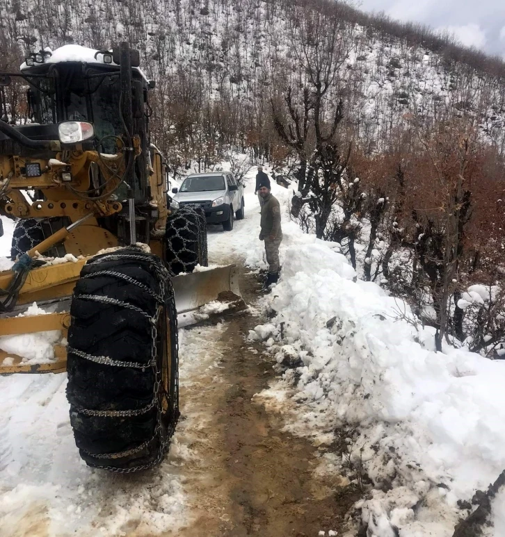 Pervari’de mahsur kalan araçlar, Şirvan’da köy koruyucuları kurtarıldı
