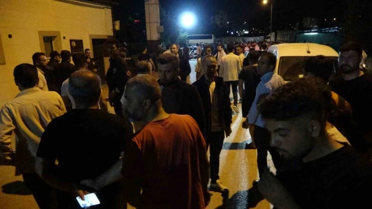 Vatandaşlar destek için polis merkezine akın ettiler