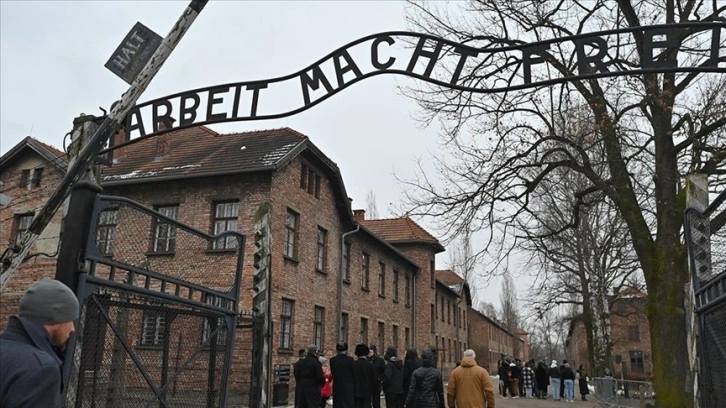 Auschwitz toplama kampından kurtulanlar anılarını anlattı