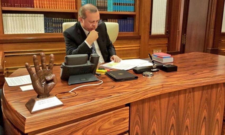 Erdoğan’ın masasında dikkat çeken detay