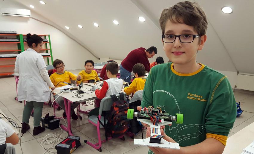 Bursalı öğrencilerin robotu Türkiye birincisi!