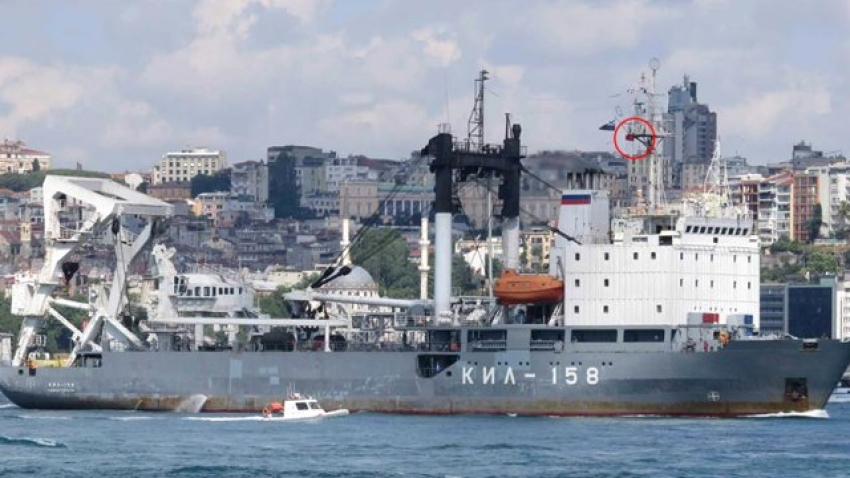 Rus kurtarma gemisi İstanbul Boğazı’ndan geçti