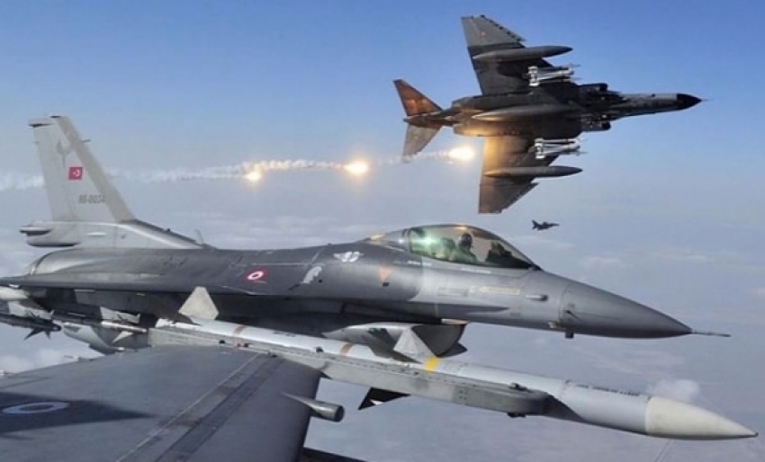 Rusya'nın hava sahasına Türk askeri uçağı