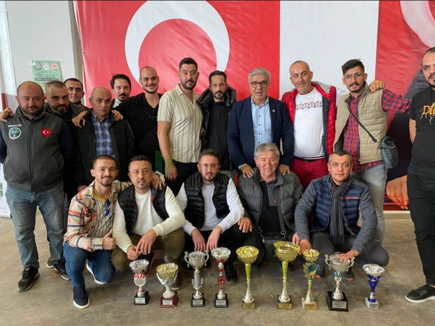 Bursa Kafes Kuşçuları Türkiye Şampiyonu 
