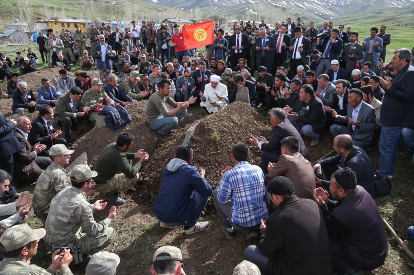 Kırgız Türkleri beşinci şehidini ebediyete uğurladı