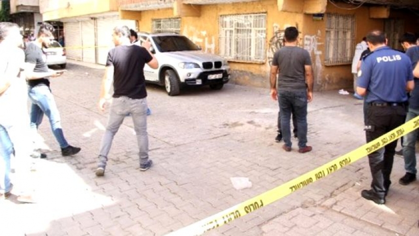 Diyarbakır'da polise saldırı: Şehidimiz var!