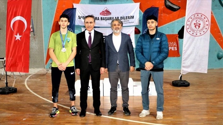 Spor tırmanış şampiyonasında rekor kıran sporcular, Türkiye'yi Polonya'da temsil edecek