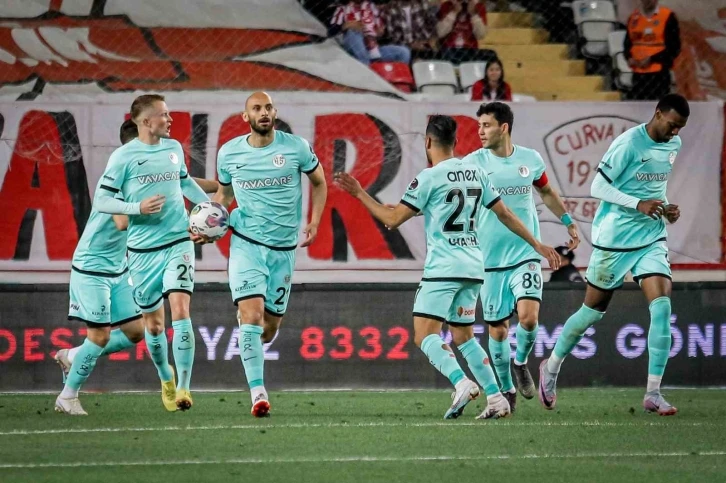 Spor Toto Süper Lig: FTA Antalyaspor: 1 - Sivasspor: 2 (Maç sonucu)
