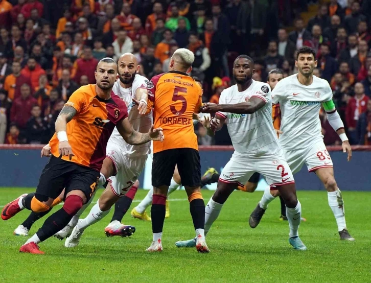 Galatasaray ile Antalyaspor karşı karşıya geliyor