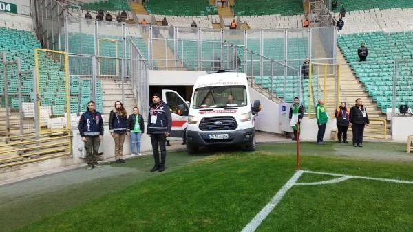 Stadyumdaki ses sistemi arızalanınca İstiklal Marşı ambulanstan seslendirildi