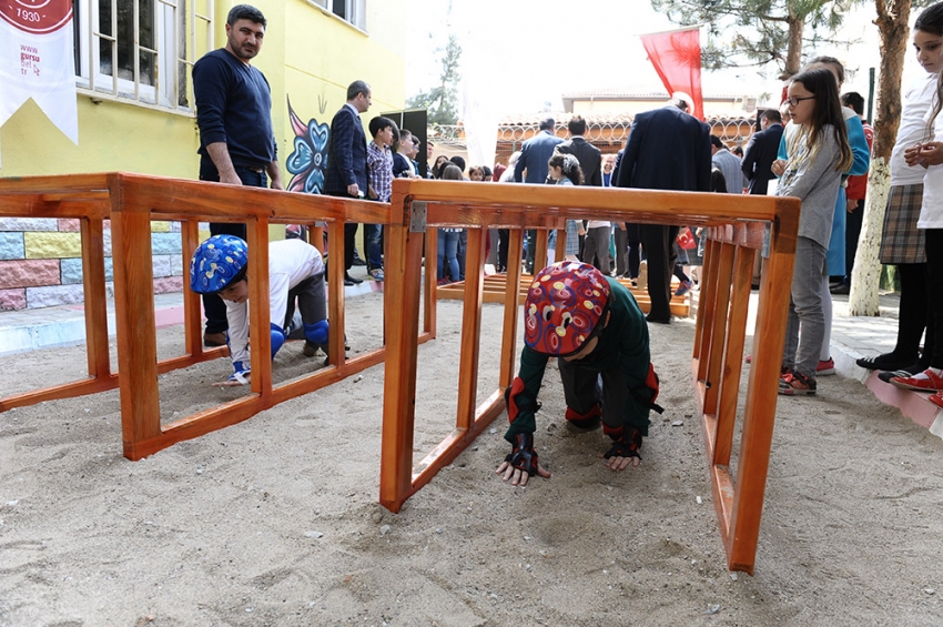 Bursa’da ilköğretim okuluna survivor parkuru