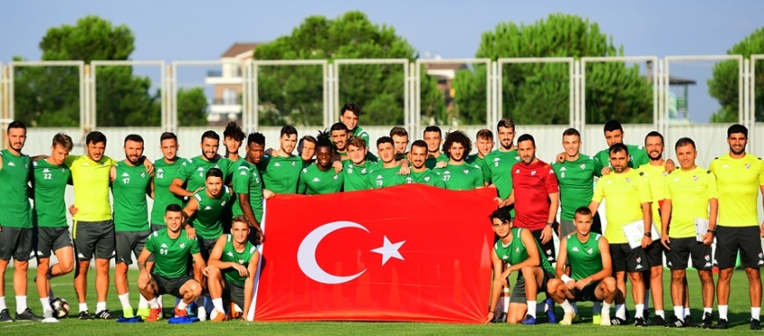 Bursaspor'dan 30 Ağustos Zafer Bayramı pozu