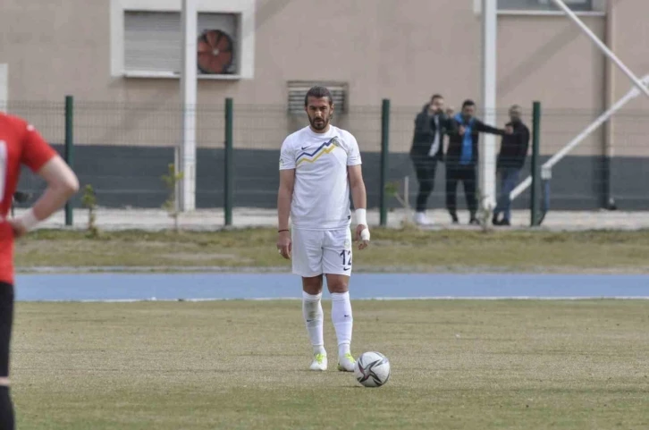 Talasgücü’nde Ahmet Şahbaz gollerini frikikten atıyor
