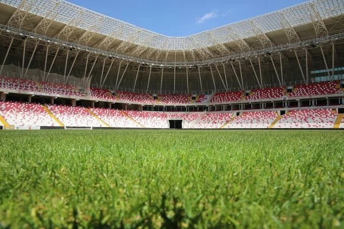 TFF yetkilileri 4 Eylül Stadyumu için olumsuz rapor verdi