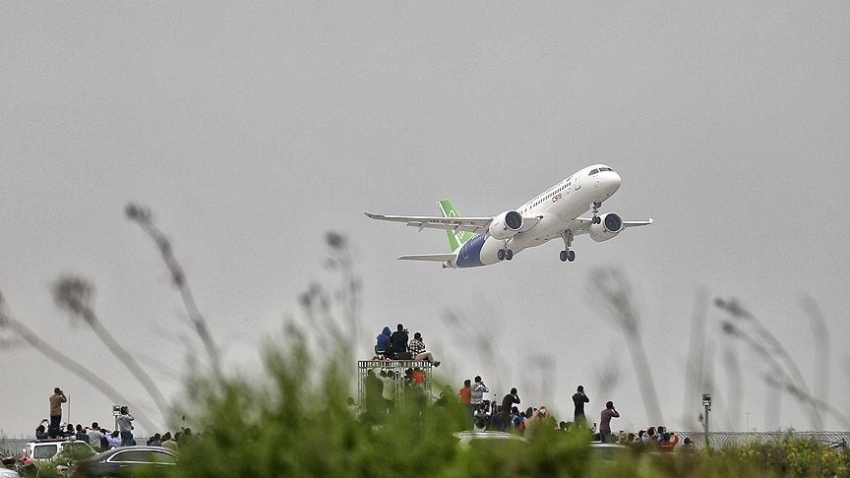 Çin yapımı yolcu uçağı ilk uzun mesafe uçuşunu yaptı