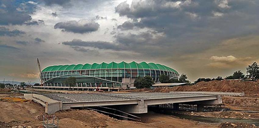 Büyükşehir Stadyumu açılışa hazırlanıyor...