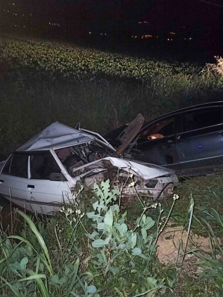 Tokat’ta 3 aracın karıştığı kazada 2 kişi yaralandı
