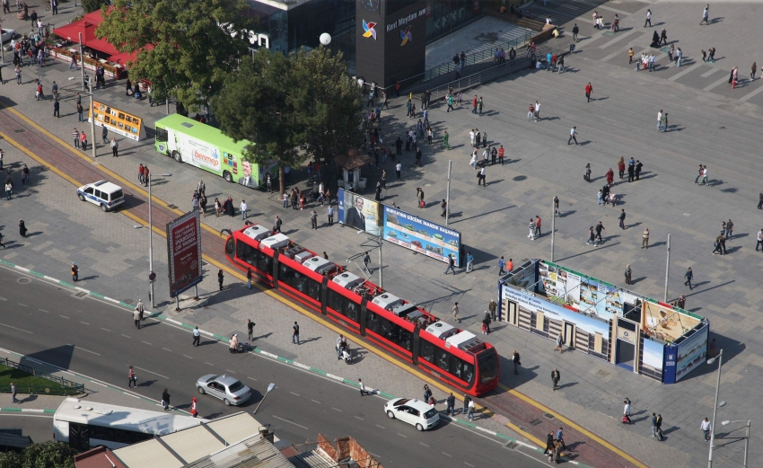 Tramvay İnönü Caddesi ile Beşyolu birleştiriyor