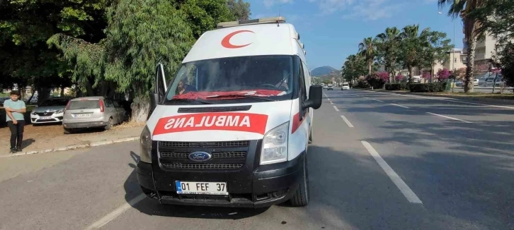 Trafikten men edilen sahte plakalı ambulansla kaçak sigara ticareti polise takıldı
