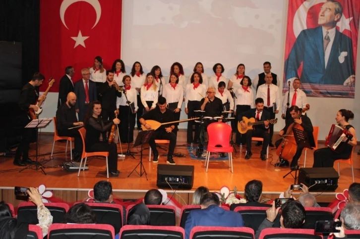 Turgutlu’da 24 Kasım Öğretmenler Günü törenlerle kutlandı
