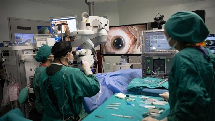 L’operazione agli occhi dei medici turchi ad Ankara è stata seguita in diretta in Italia