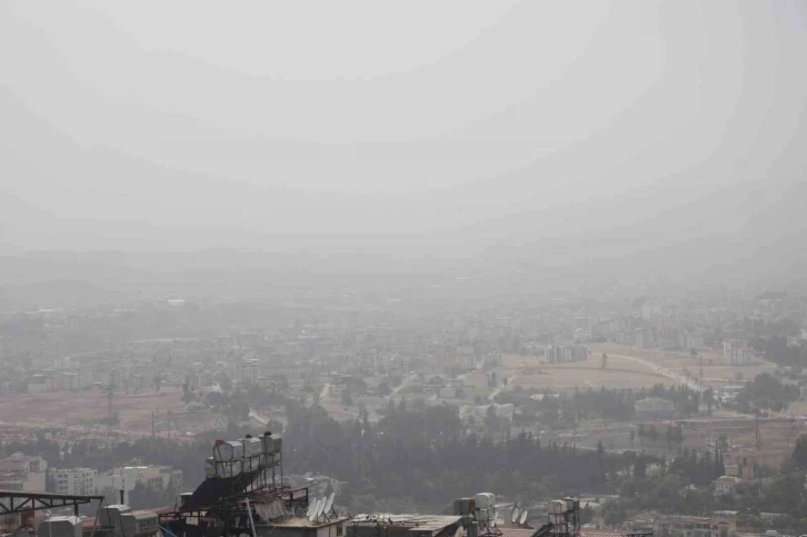 Türkiye’nin en güneyinde toz bulutu etkisini hissettiriyor
