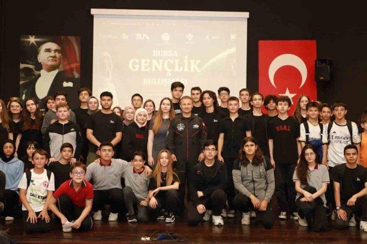 Türkiye’nin ilk astronotu Gezeravcı, Bursa’da öğrencilerle buluştu