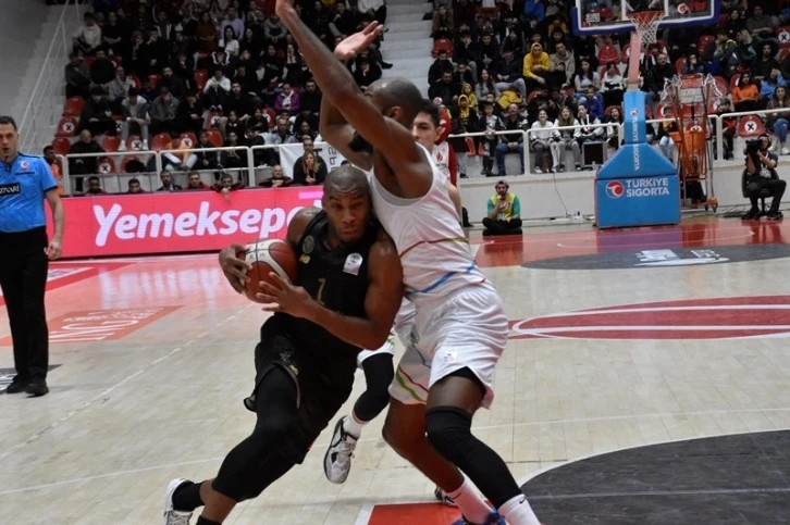 Türkiye Sigorta Basketbol Süper Ligi: Aliağa Petkimspor: 96 -  Ayos Konyaspor: 85
