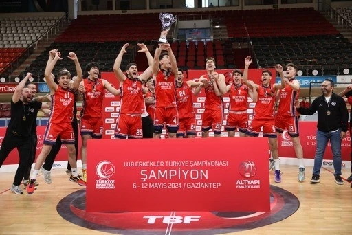 U18 Türkiye Şampiyonası’nda Gemlik Basketbol final oynadı.  Bahçeşehir Koleji şampiyon oldu