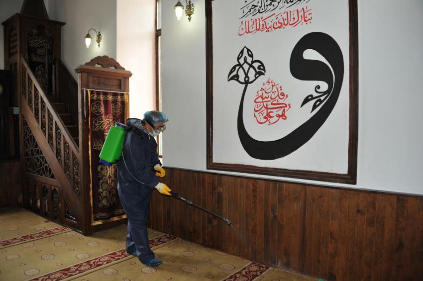 Bursa'da camiler ilaçlanıyor