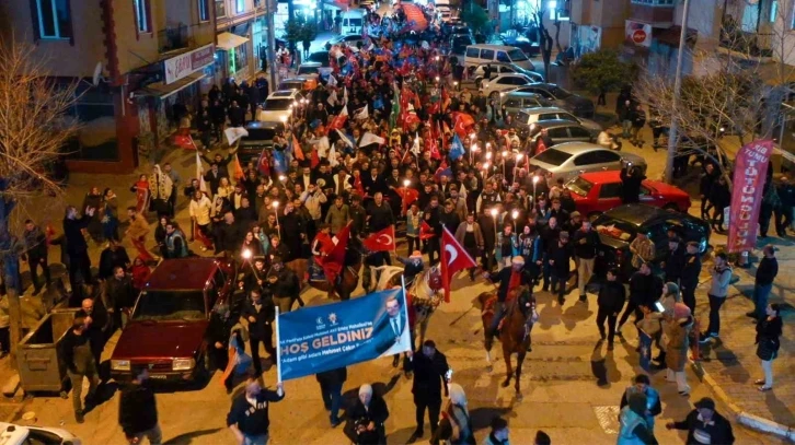 Uşak AK Parti’den ’Büyük Yürüyüş’
