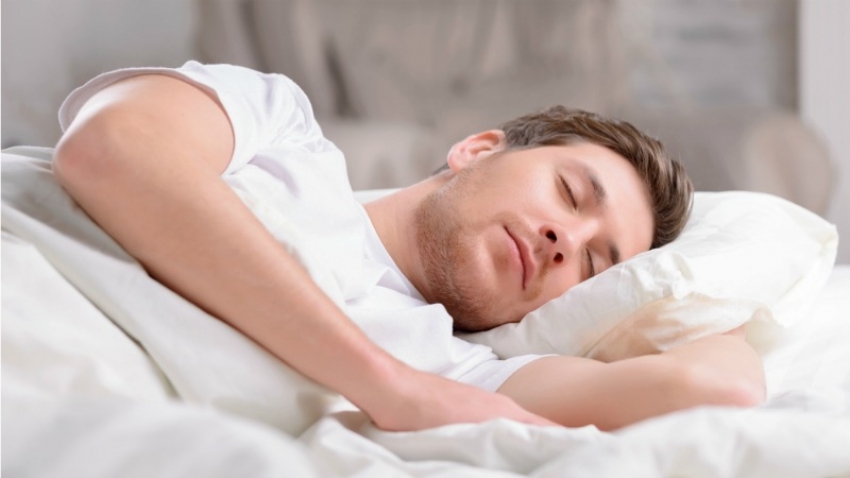 Sağlıklı uyku için odayı havalandırın