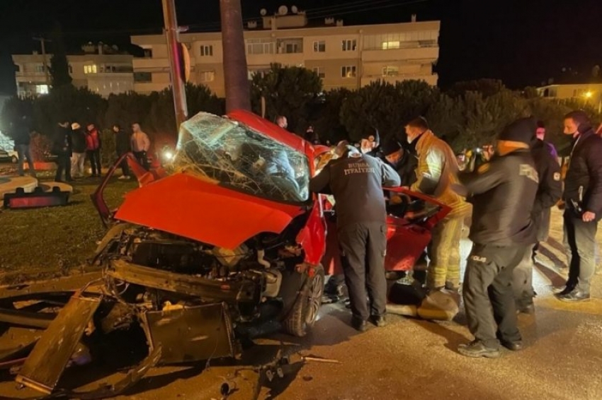 Bursa'da korkunç kaza: 3 ölü, 1 yaralı!