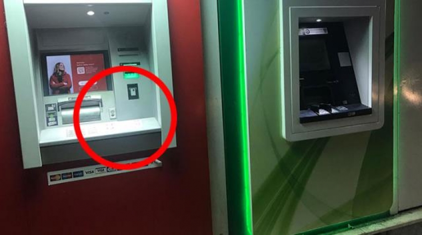 Para çekmek için ATM'ye gidenler bir notla karşılaştı!