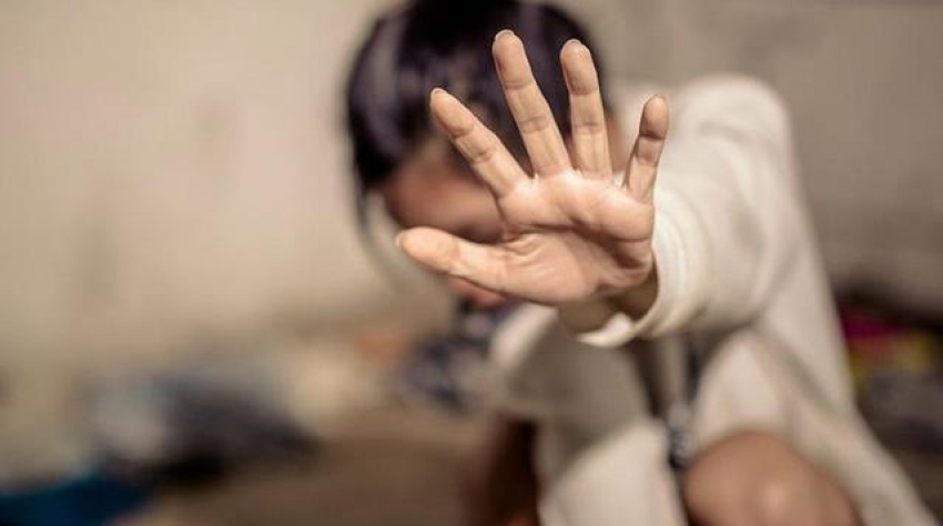 İğrençlik! Genç kızı zincire bağlayarak 7 ay boyunca hem tecavüz etti hem fiziksel işkence uyguladı