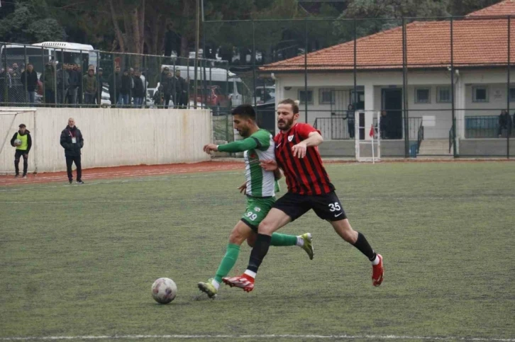 Yeşilçınar-Sarayköy maçından gol sesi çıkmadı
