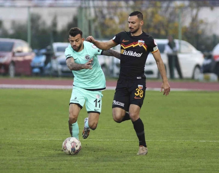 FTA Antalyaspor: 0 - Kayserispor: 0 (İlk yarı)