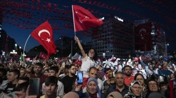 15 Temmuz Kızılay Milli İrade Meydanı'nda "demokrasi nöbeti" tutuldu