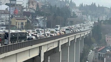 15 Temmuz Şehitler Köprüsü'nde zincirleme kaza trafik yoğunluğu oluşturdu