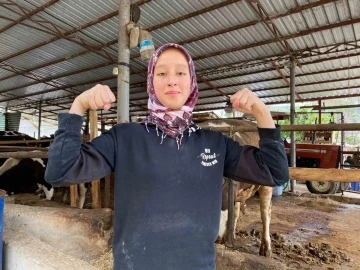 15 yaşındaki Ayşe’nin bilek güreşi şampiyonası için sıra dışı antrenman yöntemleri
