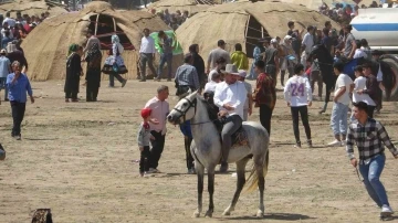 ’2023 turizm başkenti’ Erdebil’de göçebe festivali
