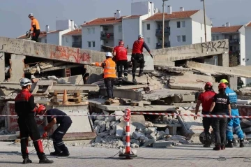 3’üncü yılında İzmir Depremi, tatbikatla anıldı
