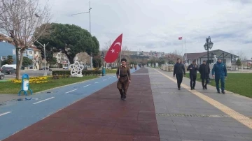 5 yıldır askeri kıyafetle Çanakkale’ye yürüyor
