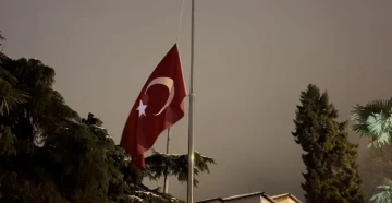 7 günlük milli yasın ardından Bursa’da bayraklar yarıya indi
