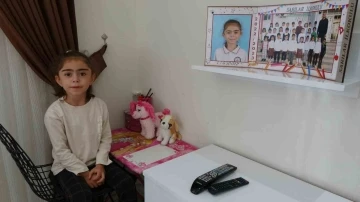 7 yaşındaki Elisa’dan depremzedelere anlamlı bağış
